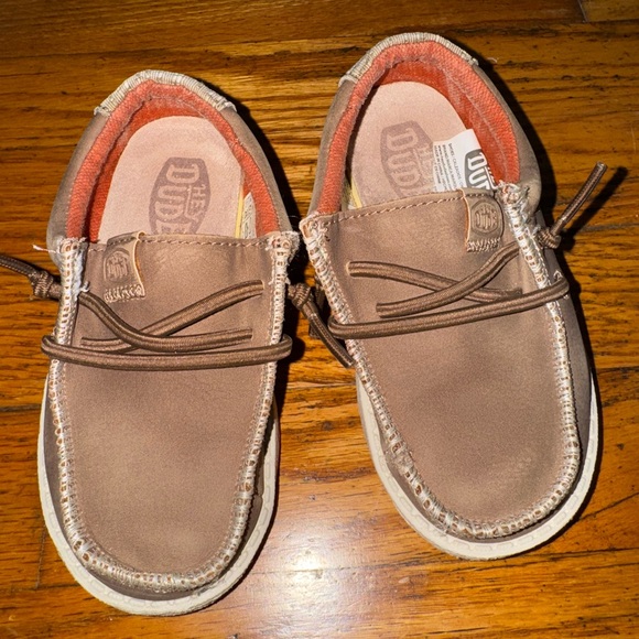 Hey Dudes Kids Tan Moccasins - Picture 1 of 2